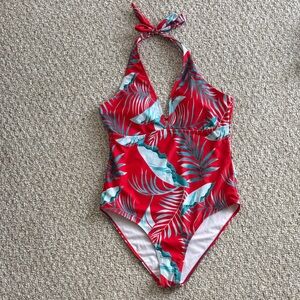 Woman’s One Piece Bathing Suit with Cover Up 🩱